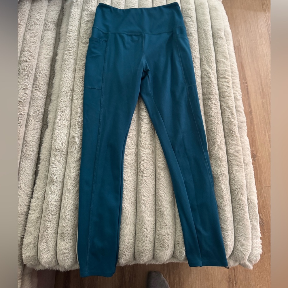 Blue athletic leggings